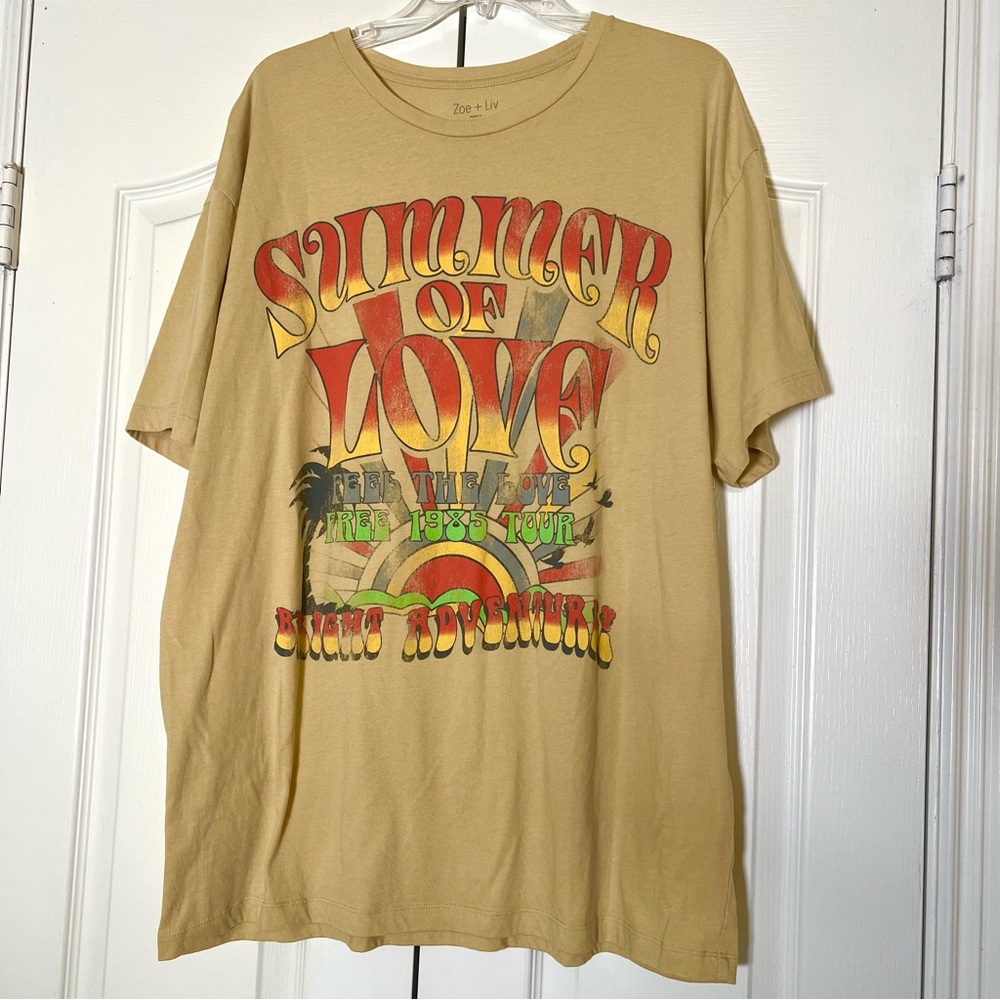 Zoe + Liv Summer of Love Graphic T-Shirt L/XL